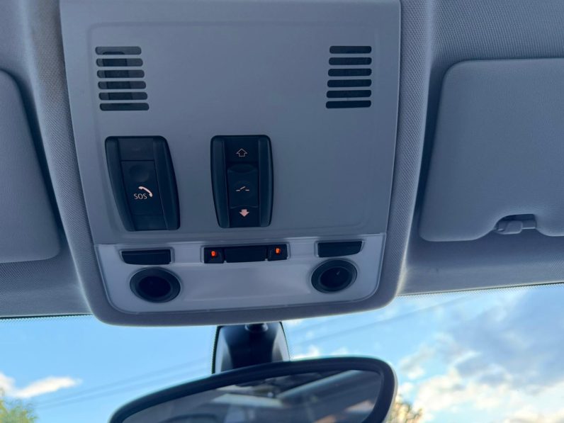 
								BMW SERIA 1 / AN 2010 / NAVIGATIE / FARURI BI-XENON full									