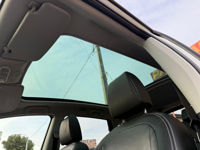 
								NISSAN QASHQAI / 2012 / 7 LOCURI full									