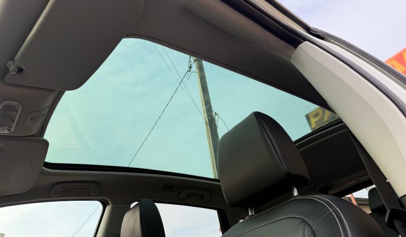 
								NISSAN QASHQAI / 2012 / 7 LOCURI full									