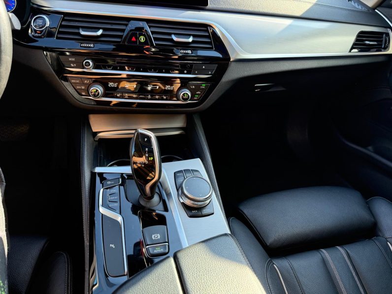 
								BMW SERIA 5 LUXURY / HARMAN-KARDON / CUTIE AUTOMATA full									