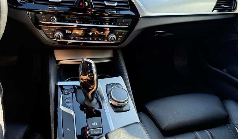 
								BMW SERIA 5 LUXURY / HARMAN-KARDON / CUTIE AUTOMATA full									