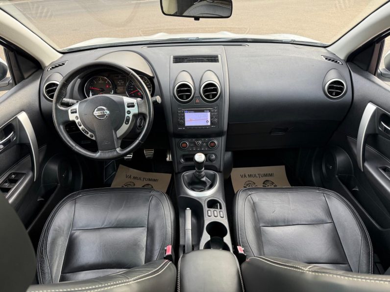 
								NISSAN QASHQAI / 2012 / 7 LOCURI full									