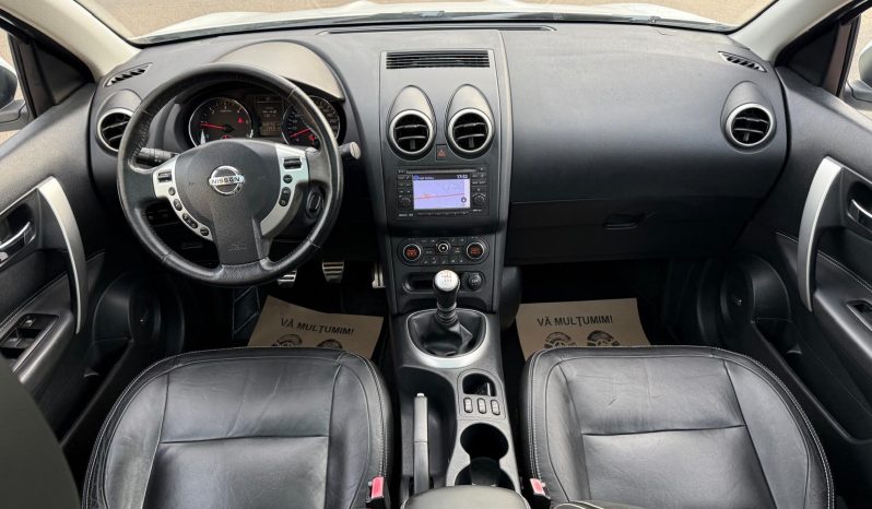
								NISSAN QASHQAI / 2012 / 7 LOCURI full									