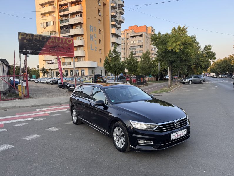 
								VW PASSAT HIGHLINE 2,0 D BLUEMOTION / NAVIGATIE / INCALZIRE full									