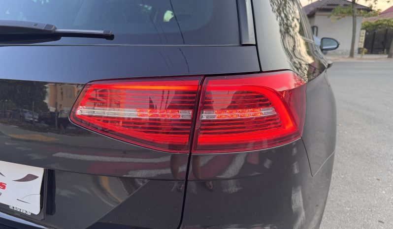 
								VW PASSAT HIGHLINE 2,0 D BLUEMOTION / NAVIGATIE / INCALZIRE full									