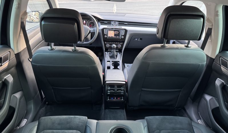 
								VW PASSAT HIGHLINE 2,0 D BLUEMOTION / NAVIGATIE / INCALZIRE full									