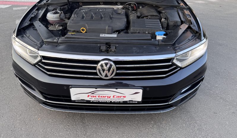 
								VW PASSAT HIGHLINE 2,0 D BLUEMOTION / NAVIGATIE / INCALZIRE full									