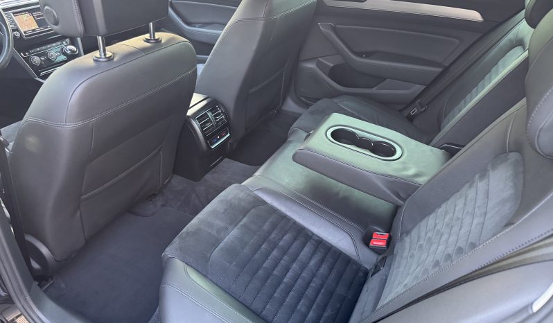 
								VW PASSAT HIGHLINE 2,0 D BLUEMOTION / NAVIGATIE / INCALZIRE full									