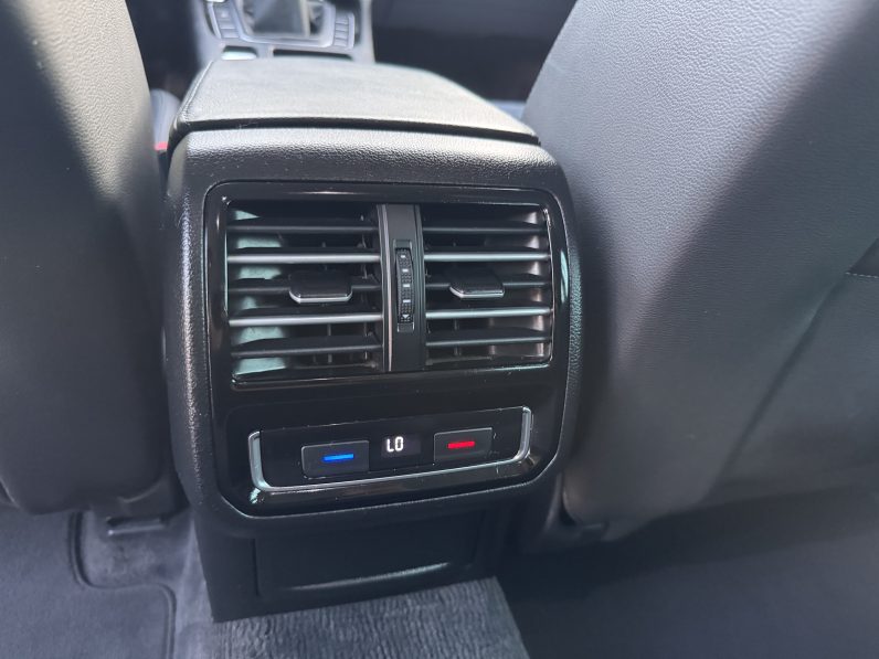 
								VW PASSAT HIGHLINE 2,0 D BLUEMOTION / NAVIGATIE / INCALZIRE full									