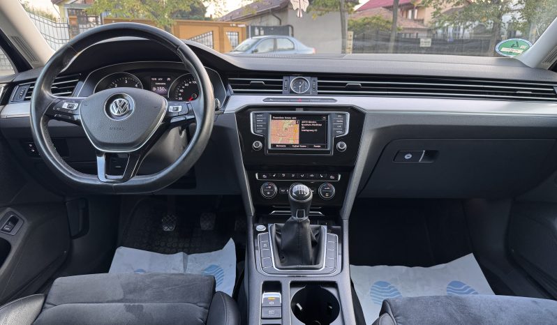 
								VW PASSAT HIGHLINE 2,0 D BLUEMOTION / NAVIGATIE / INCALZIRE full									