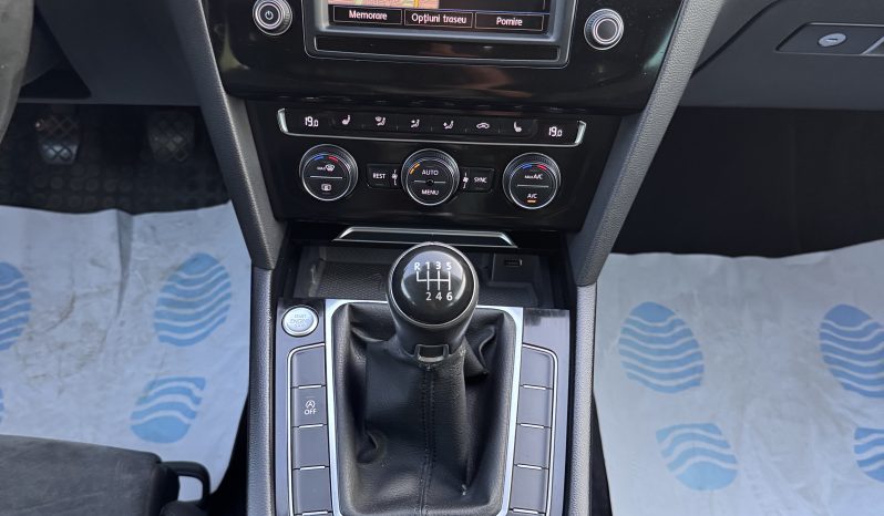 
								VW PASSAT HIGHLINE 2,0 D BLUEMOTION / NAVIGATIE / INCALZIRE full									