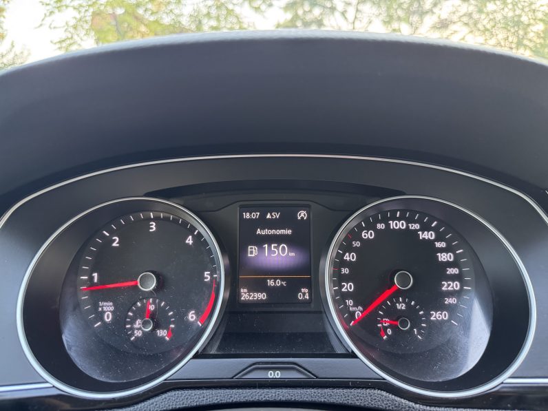 
								VW PASSAT HIGHLINE 2,0 D BLUEMOTION / NAVIGATIE / INCALZIRE full									