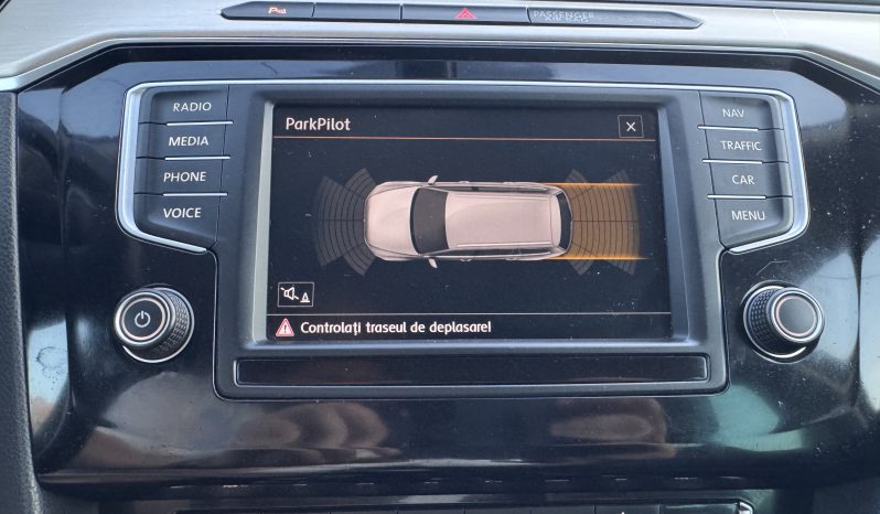
								VW PASSAT HIGHLINE 2,0 D BLUEMOTION / NAVIGATIE / INCALZIRE full									