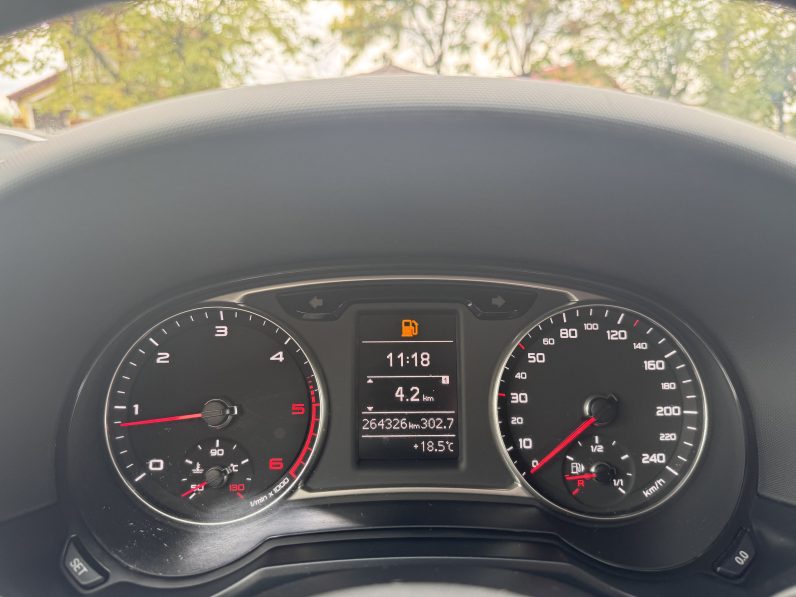 
								AUDI A1 SPORTBACK 1,6 TDI AMBIENTE / CLIMATRONIC / NAVIGATIE full									