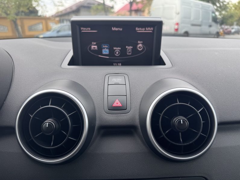 
								AUDI A1 SPORTBACK 1,6 TDI AMBIENTE / CLIMATRONIC / NAVIGATIE full									