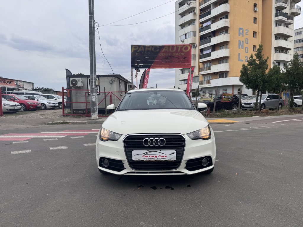 AUDI A1 SPORTBACK 1,6 TDI AMBIENTE / CLIMATRONIC / NAVIGATIE