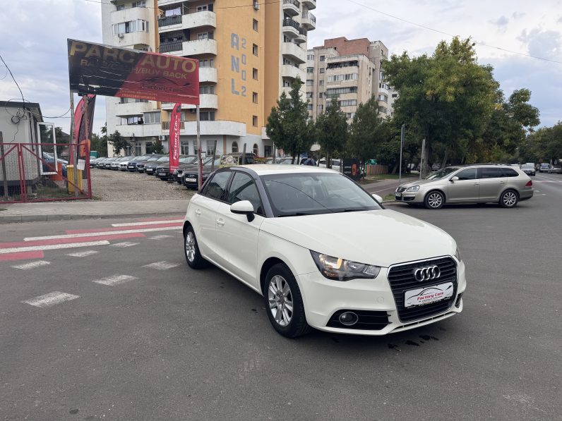 
								AUDI A1 SPORTBACK 1,6 TDI AMBIENTE / CLIMATRONIC / NAVIGATIE full									