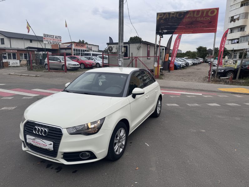 
								AUDI A1 SPORTBACK 1,6 TDI AMBIENTE / CLIMATRONIC / NAVIGATIE full									