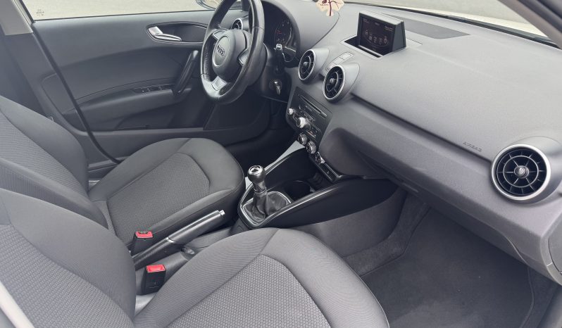 
								AUDI A1 SPORTBACK 1,6 TDI AMBIENTE / CLIMATRONIC / NAVIGATIE full									