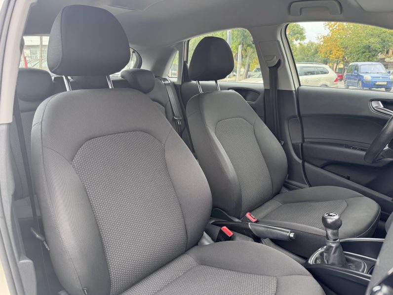 
								AUDI A1 SPORTBACK 1,6 TDI AMBIENTE / CLIMATRONIC / NAVIGATIE full									