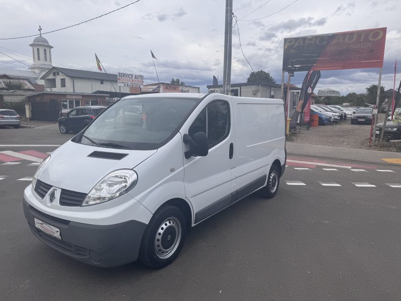 
								RENAULT TRAFIC / AN 2013 / AER CONDITIONAT full									