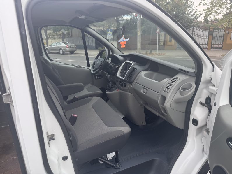 
								RENAULT TRAFIC / AN 2013 / AER CONDITIONAT full									