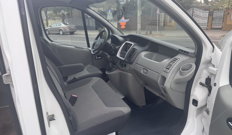 
								RENAULT TRAFIC / AN 2013 / AER CONDITIONAT full									