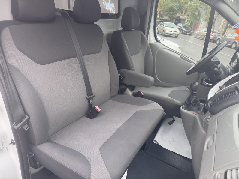 
								RENAULT TRAFIC / AN 2013 / AER CONDITIONAT full									