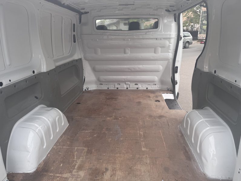 
								RENAULT TRAFIC / AN 2013 / AER CONDITIONAT full									