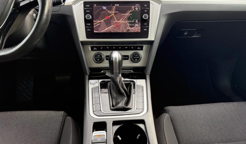 
								VW PASSAT BLUEMOTION TECH / AN 2017 / 2,0 D / EURO 6 / AUTOMAT full									