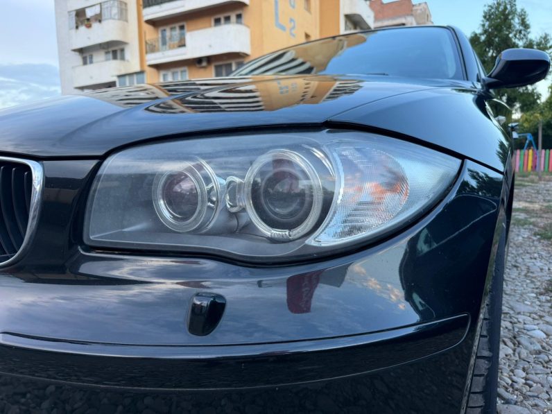 
								BMW SERIA 1 / AN 2010 / NAVIGATIE / FARURI BI-XENON full									