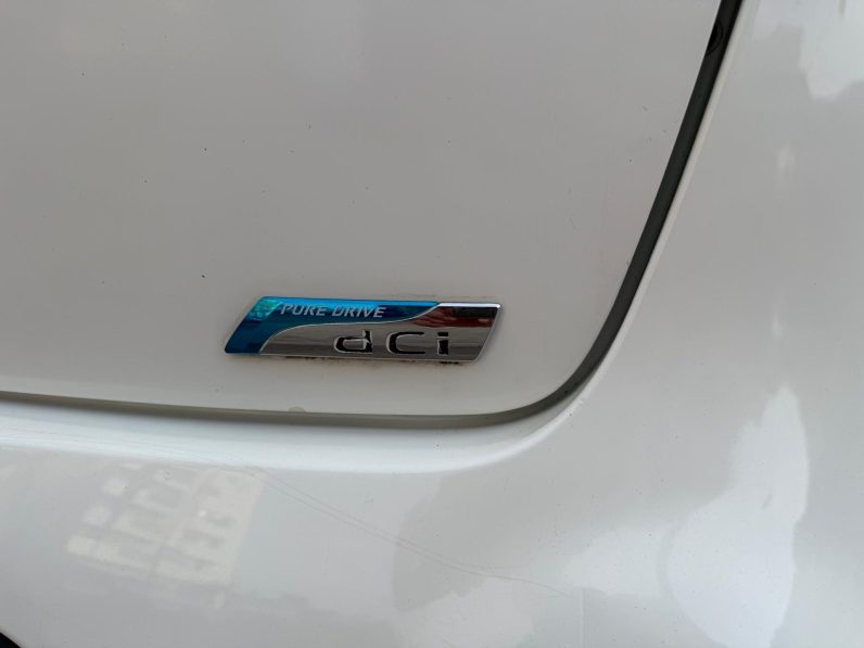 
								NISSAN QASHQAI / 2012 / 7 LOCURI full									