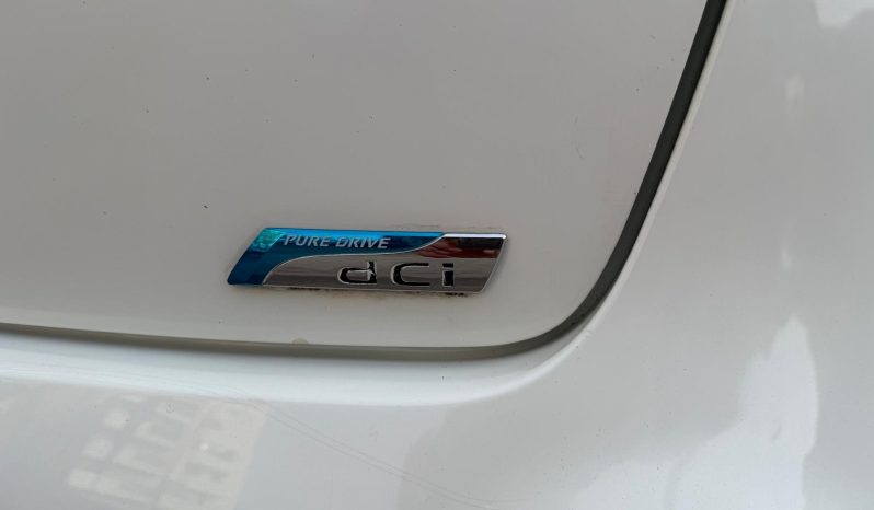 
								NISSAN QASHQAI / 2012 / 7 LOCURI full									