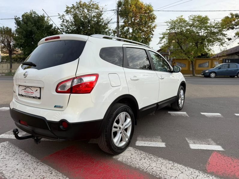 
								NISSAN QASHQAI / 2012 / 7 LOCURI full									