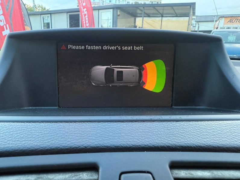 
								BMW SERIA 1 / AN 2010 / NAVIGATIE / FARURI BI-XENON full									