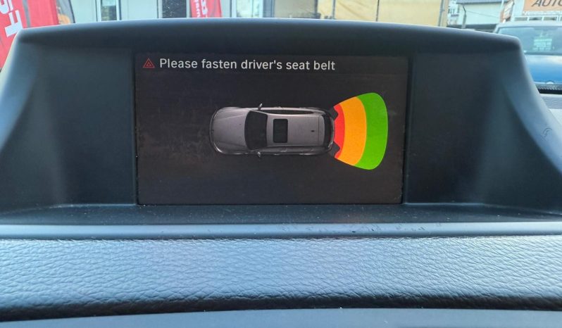 
								BMW SERIA 1 / AN 2010 / NAVIGATIE / FARURI BI-XENON full									