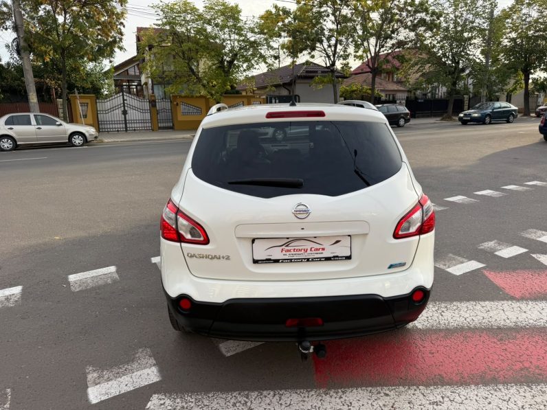 
								NISSAN QASHQAI / 2012 / 7 LOCURI full									