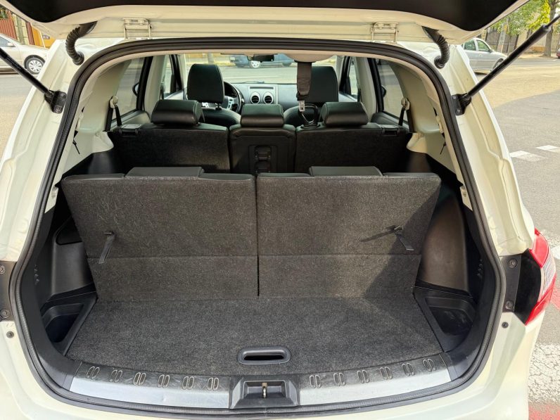 
								NISSAN QASHQAI / 2012 / 7 LOCURI full									