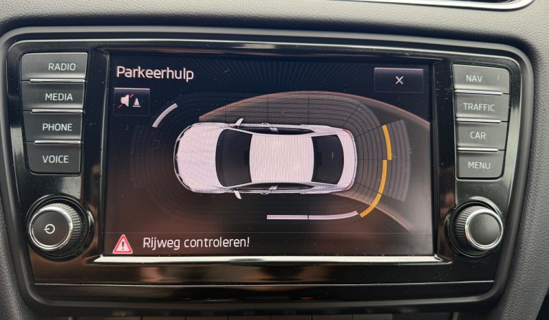 
								SKODA OCTAVIA / KEYLESS ENTRY&GO / BI-XENON / SISTEM AUDIO CANTON full									