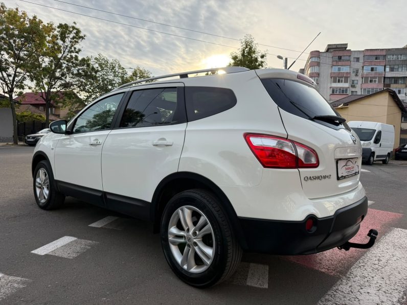 
								NISSAN QASHQAI / 2012 / 7 LOCURI full									