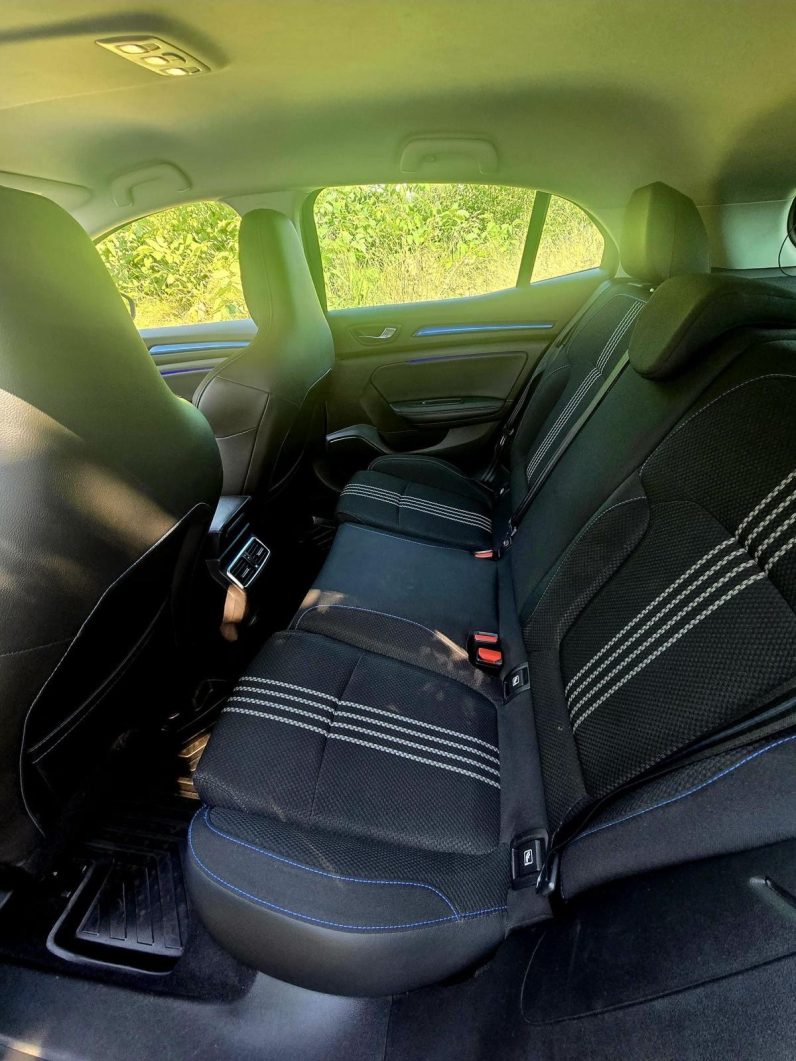 
								RENAULT CLIO full									