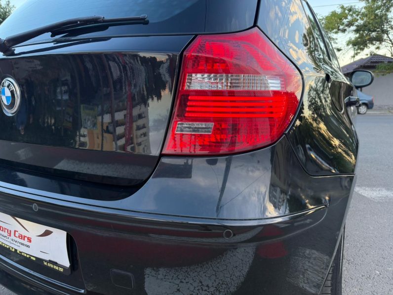
								BMW SERIA 1 / AN 2010 / NAVIGATIE / FARURI BI-XENON full									