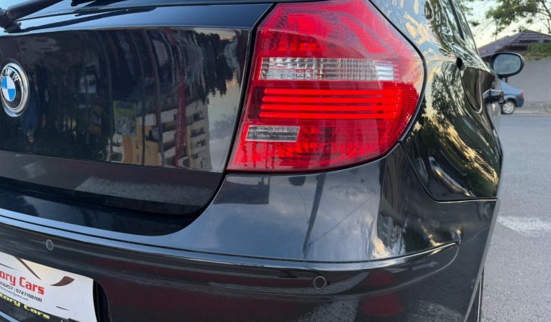 
								BMW SERIA 1 / AN 2010 / NAVIGATIE / FARURI BI-XENON full									