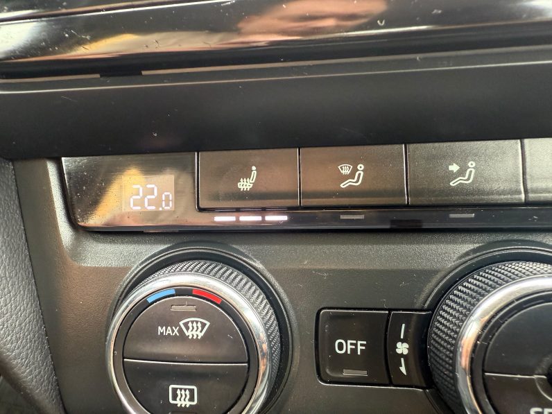 
								SKODA OCTAVIA / KEYLESS ENTRY&GO / BI-XENON / SISTEM AUDIO CANTON full									