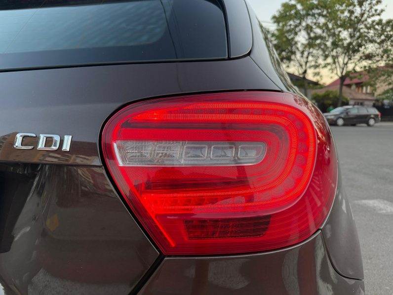 
								MERCEDES – BENZ. A CLASS / CUTIE AUTOMATA / NAVIGATIE ANDROID CARPLAY / FARURI BI-XENON full									
