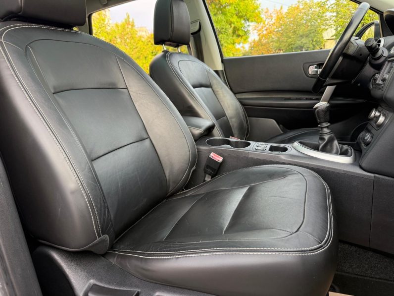 
								NISSAN QASHQAI / 2012 / 7 LOCURI full									