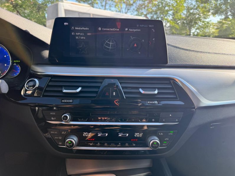 
								BMW SERIA 5 LUXURY / HARMAN-KARDON / CUTIE AUTOMATA full									