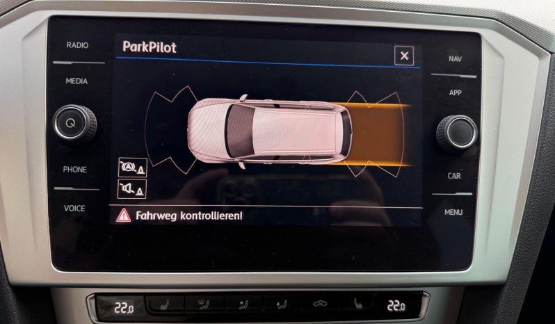 
								VW PASSAT BLUEMOTION TECH / AN 2017 / 2,0 D / EURO 6 / AUTOMAT full									