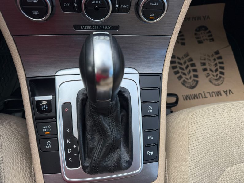 
								VW PASSAT HIGHLINE / AN 2014 / CUTIE AUTOMATA / BENZINA full									
