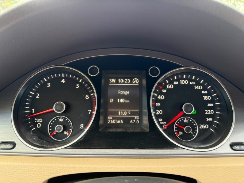 
								VW PASSAT HIGHLINE / AN 2014 / CUTIE AUTOMATA / BENZINA full									